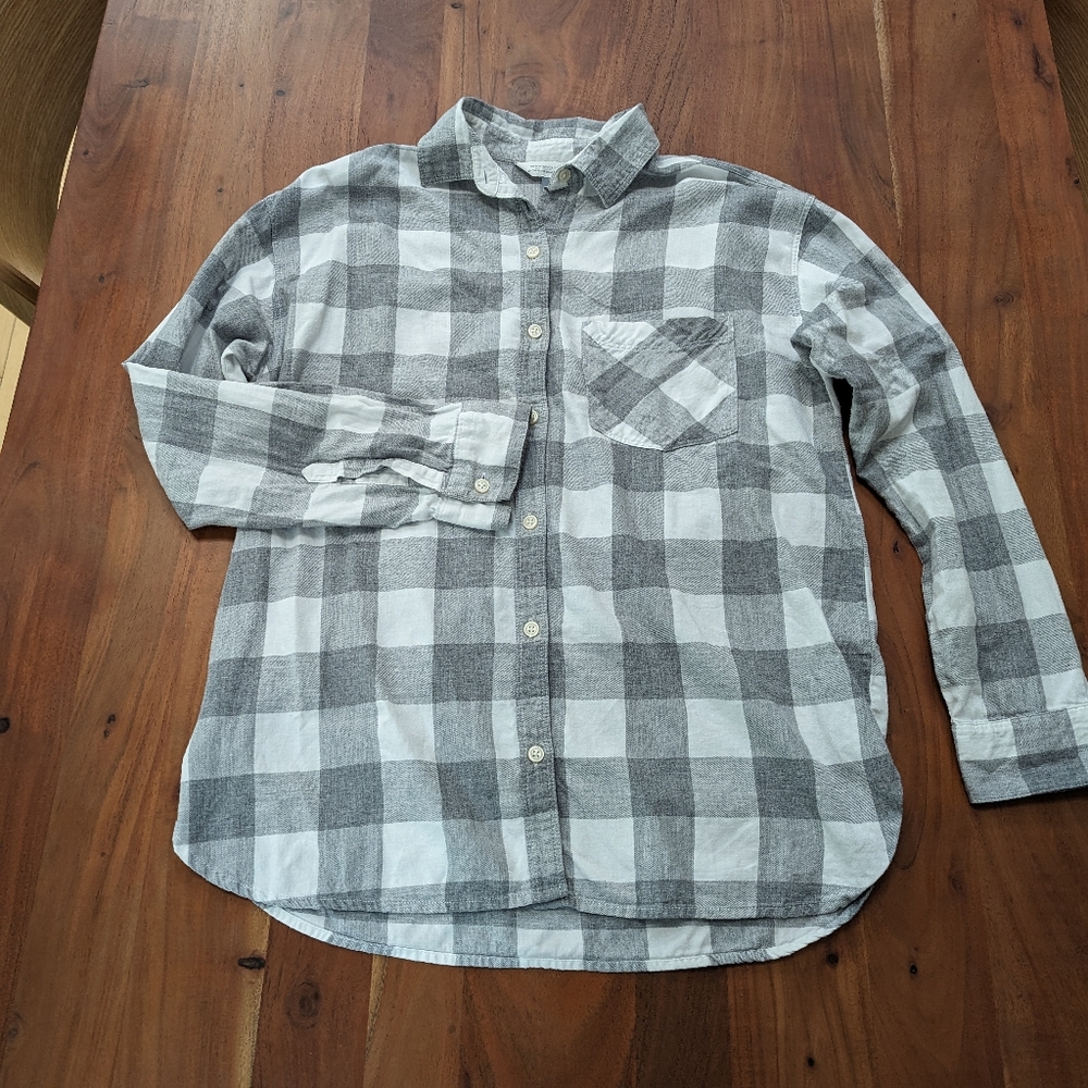Old Navy boyfriend shirt, Gray plaid. women's medium button down 100% cotton